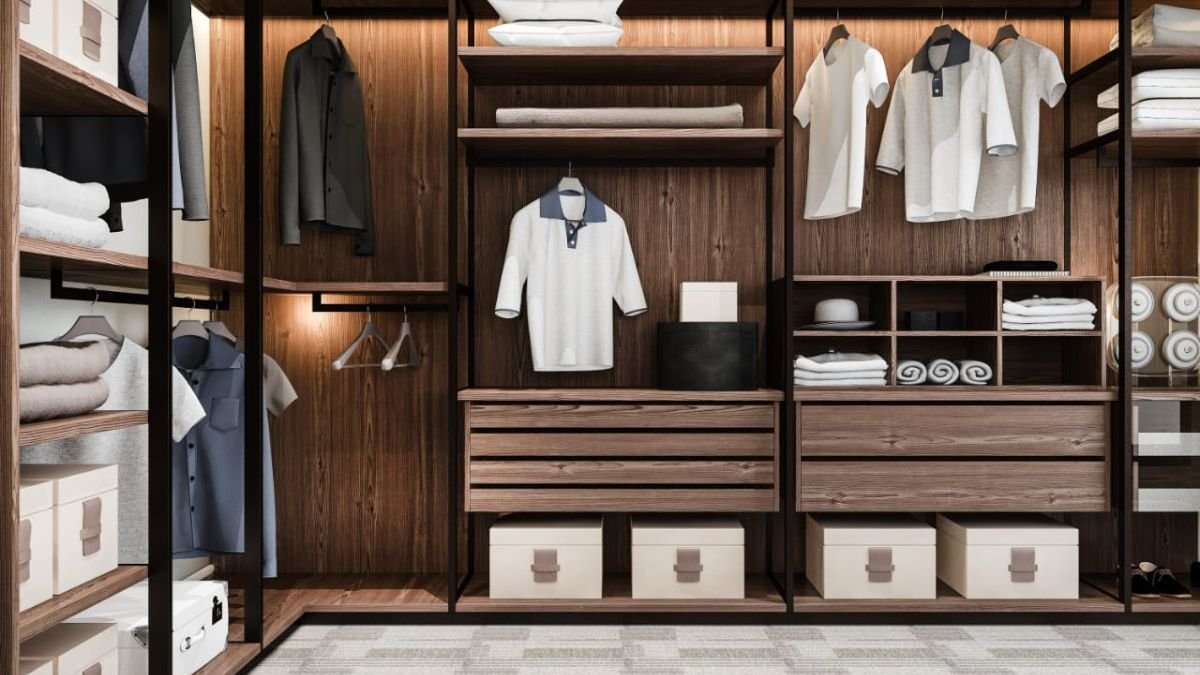 Tips To Manage Closet